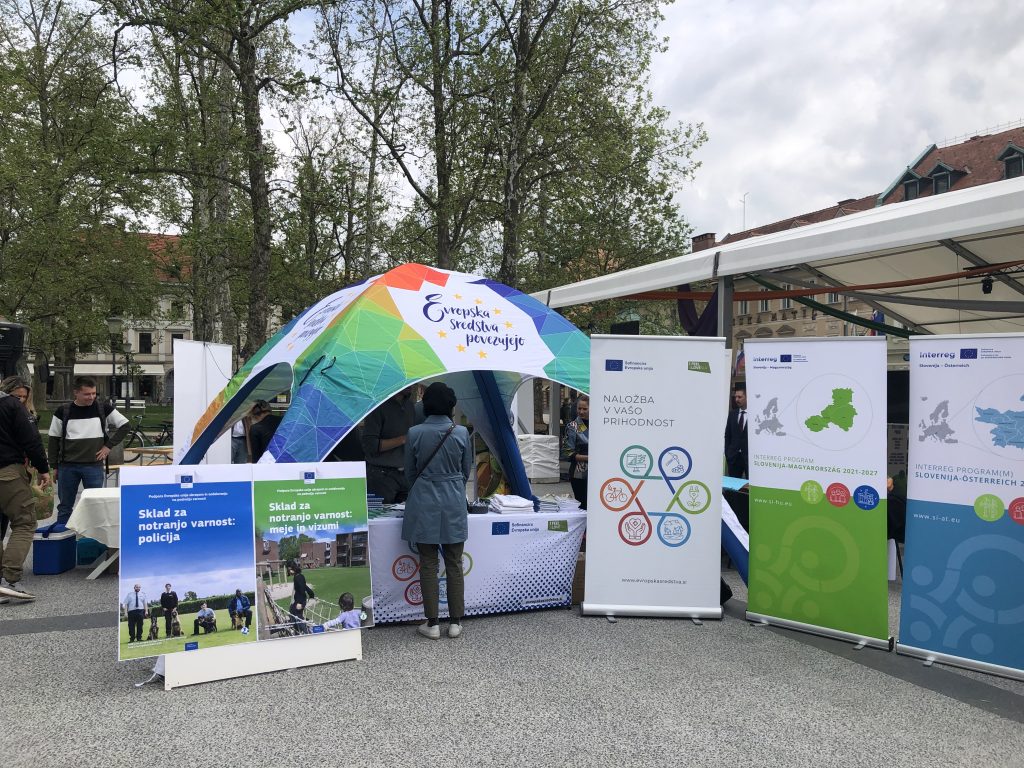 Šotor na dogodku ob Dnevu Evrope