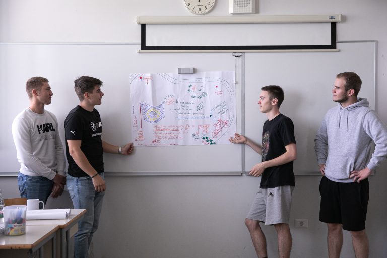 Dijaki Srednje tehniške šole Koper