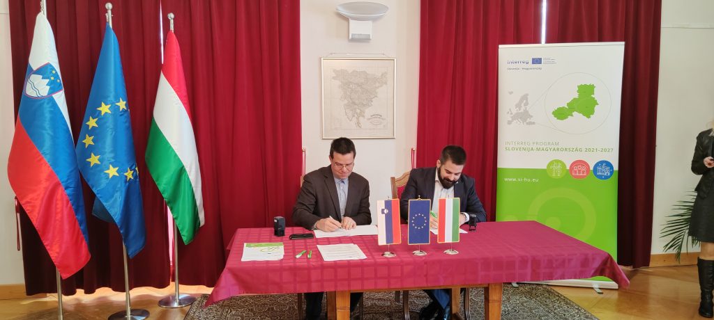 slovesnost ob podpisu pogodb o sofinanciranju s sredstvi ESRR za standardne projekte