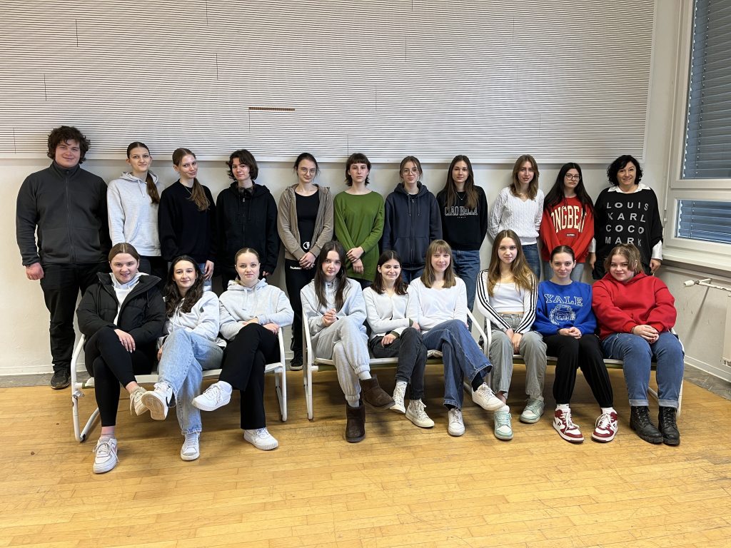 Dijaki 2E razreda SVŠGUGL