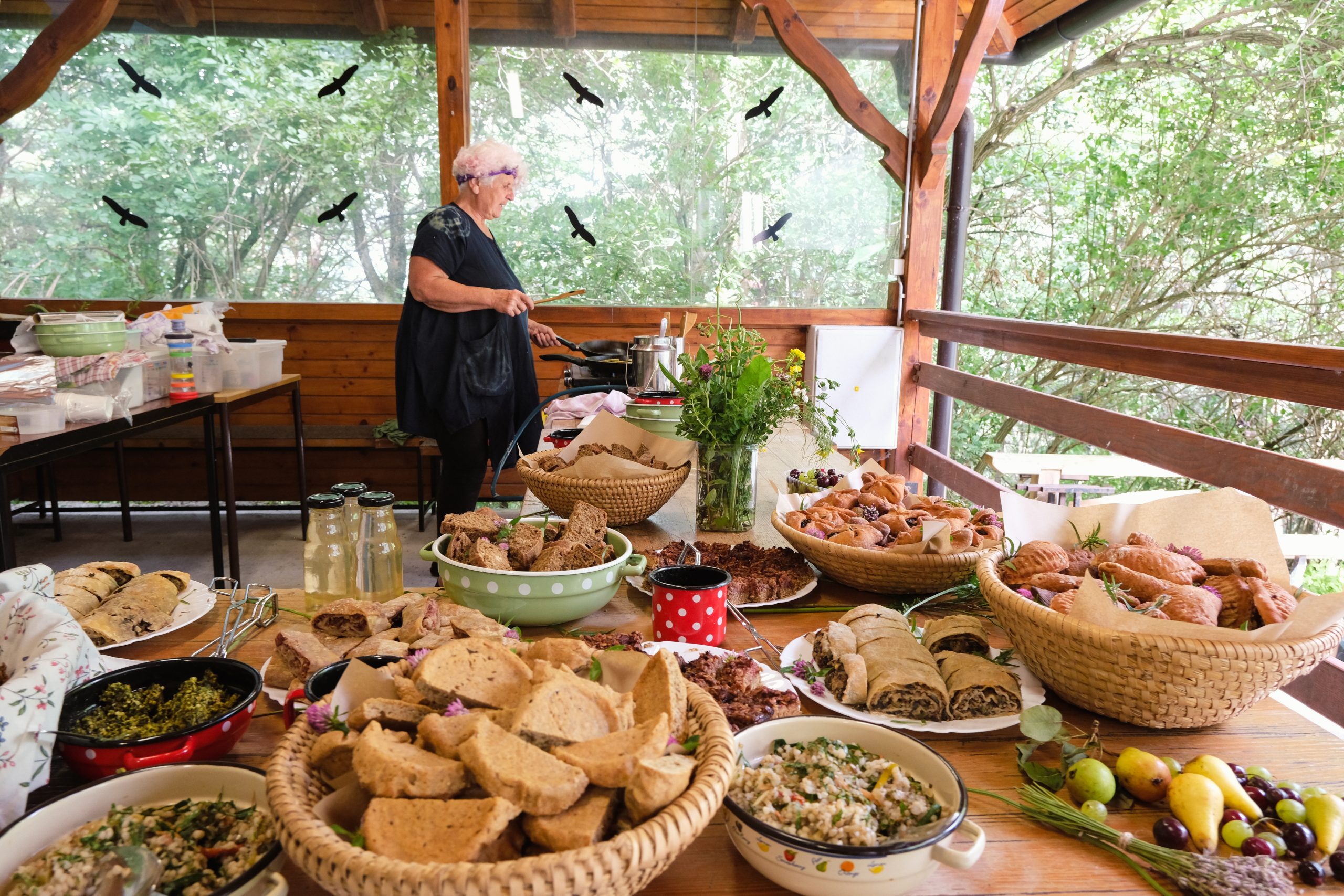 Pogostitev na planinskem domu Resevna