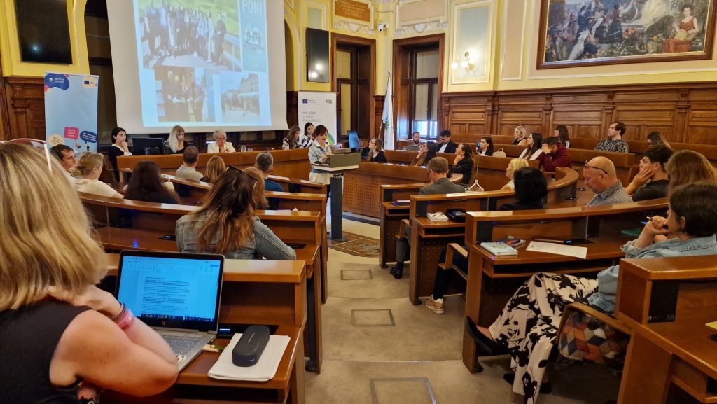 Publika na Potujoči pisarni evropskih sredstev v Ljubljani