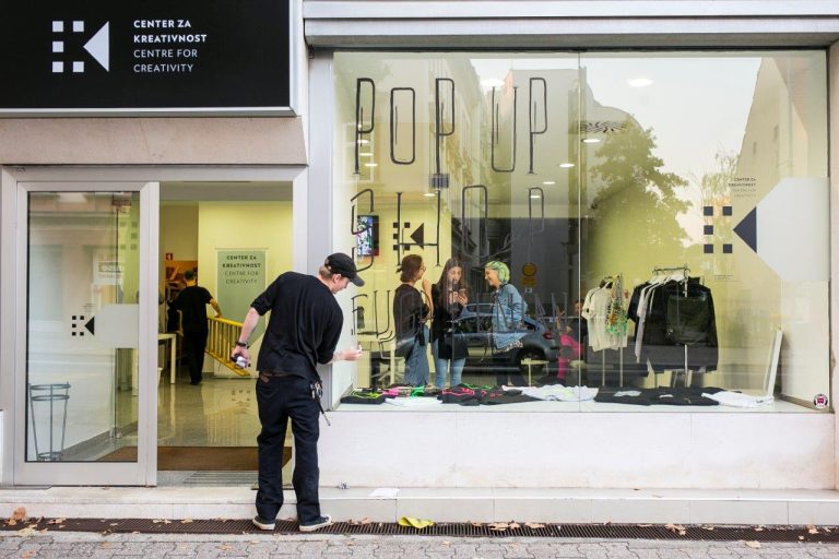Izložbeno okno Centra za kreativnost