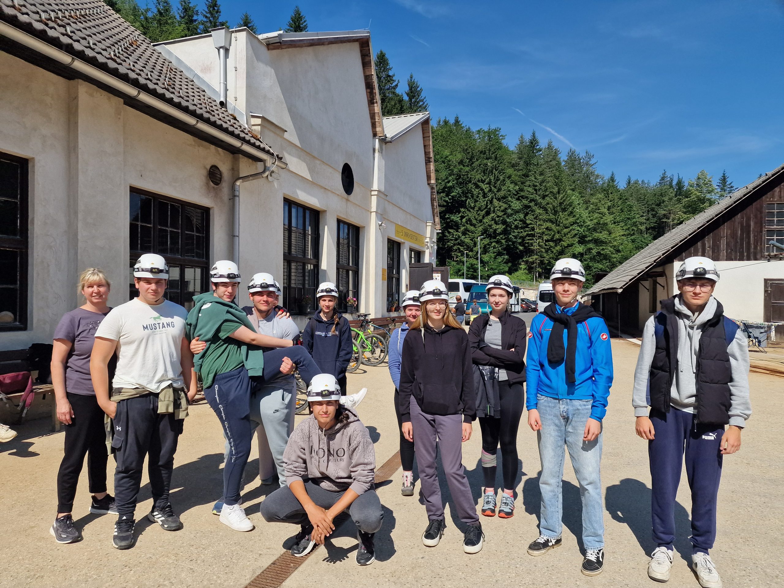Dijaki Gimnazije Velenje na ogledu rudnika Mežica