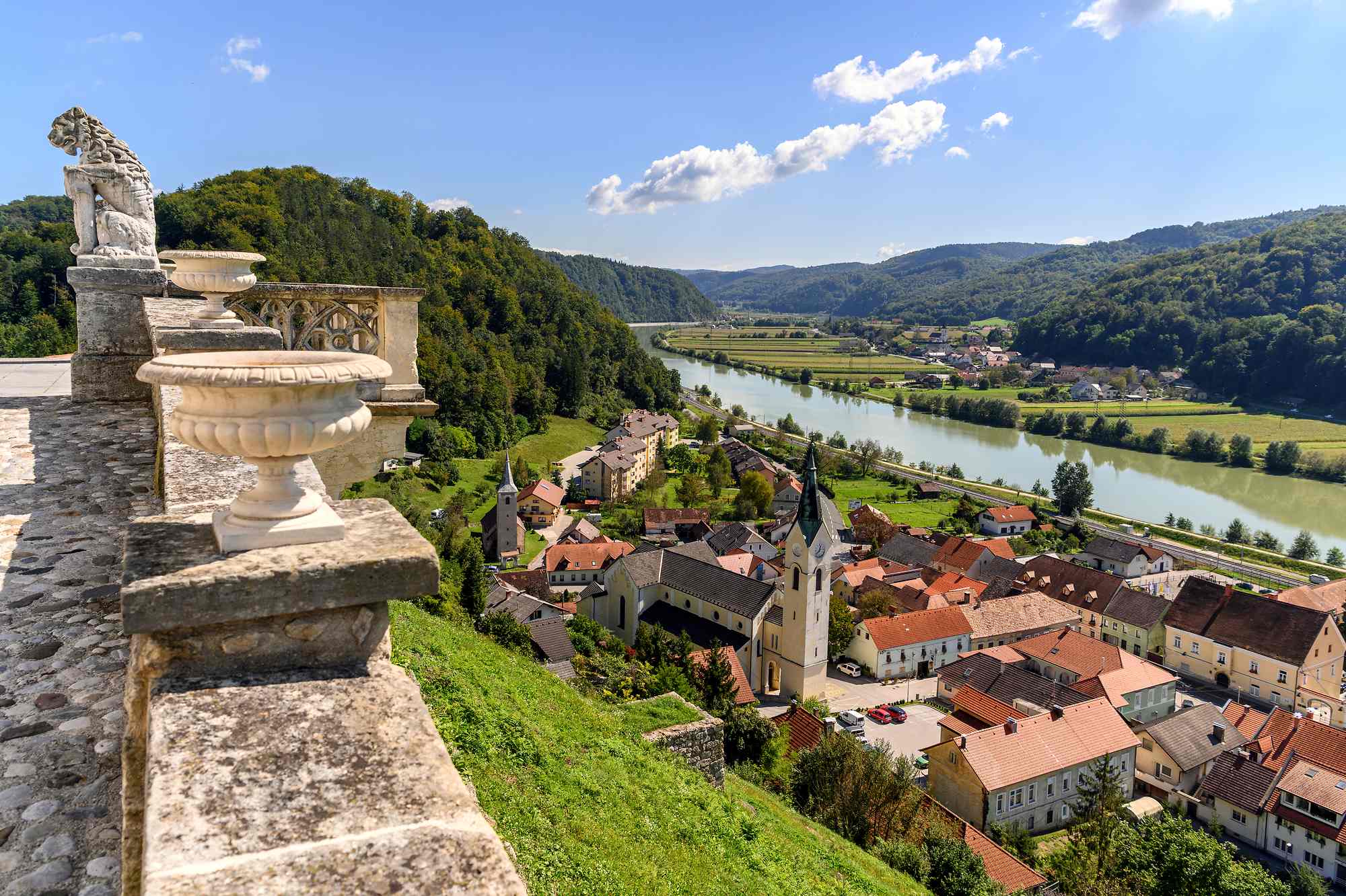 Pogled na Savo z obzidja gradu Sevnica