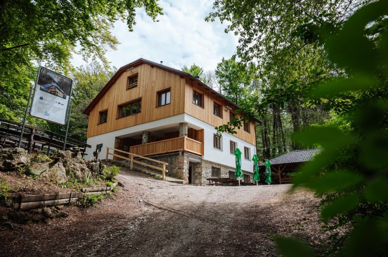 Planinski dom Resevna